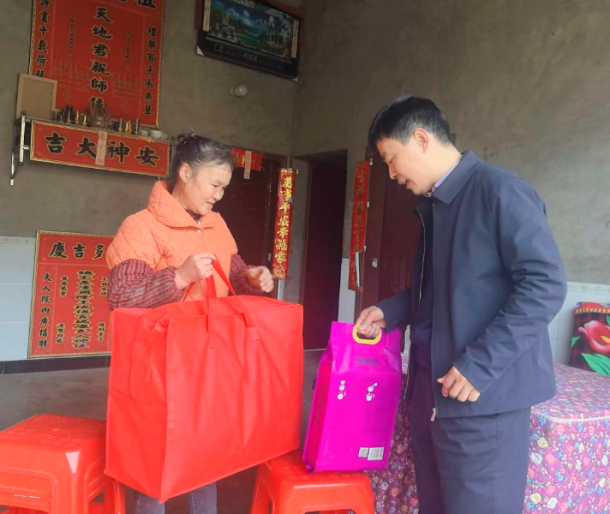 �й����㵳�����˱���Ӧ����������ʵ��չ�����Ĺ����ִ�������ϵ����Ⱥ���ж�