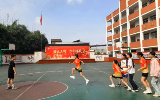 �й����㵳���������йܲ� ����ƽ�����˶����ϡ�Ȥ���ɳ������˱��д������׻����̲����ѧУСѧУ����չ���������йܷ���