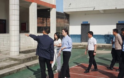 �й����㵳����������ͯ�ģ�������ӡˢ���оֺα�һ�и��������Сѧ����